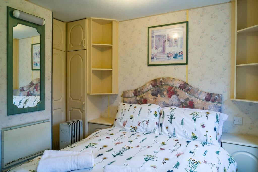 Wind In The Willows: Sleeps 4, Kitchen, Bathroom, Lounge, Wifi Napton on The Hill Екстер'єр фото
