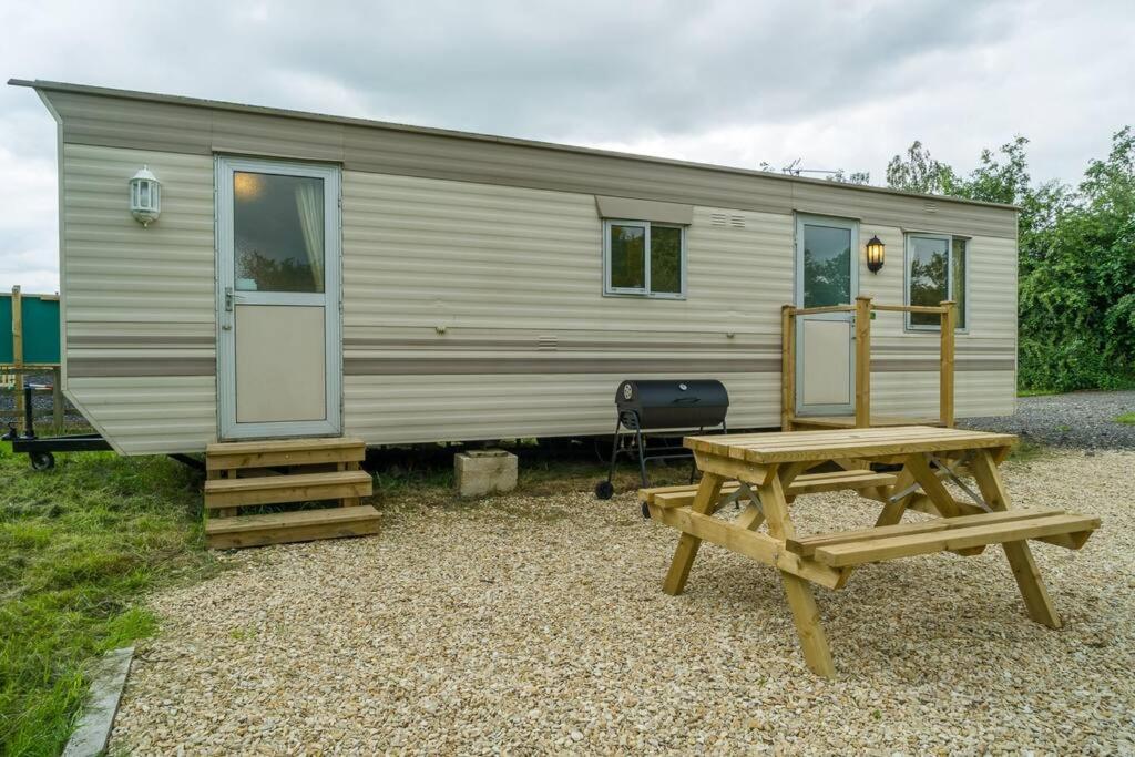 Wind In The Willows: Sleeps 4, Kitchen, Bathroom, Lounge, Wifi Napton on The Hill Екстер'єр фото