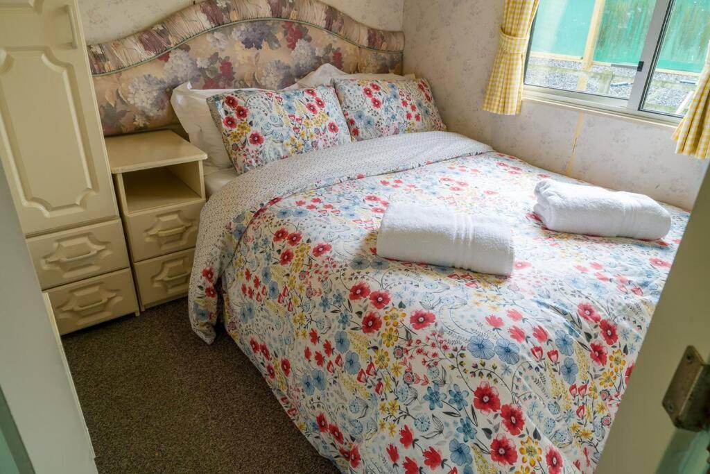 Wind In The Willows: Sleeps 4, Kitchen, Bathroom, Lounge, Wifi Napton on The Hill Екстер'єр фото