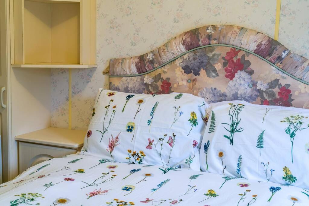 Wind In The Willows: Sleeps 4, Kitchen, Bathroom, Lounge, Wifi Napton on The Hill Екстер'єр фото