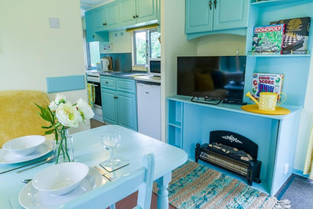 Wind In The Willows: Sleeps 4, Kitchen, Bathroom, Lounge, Wifi Napton on The Hill Екстер'єр фото