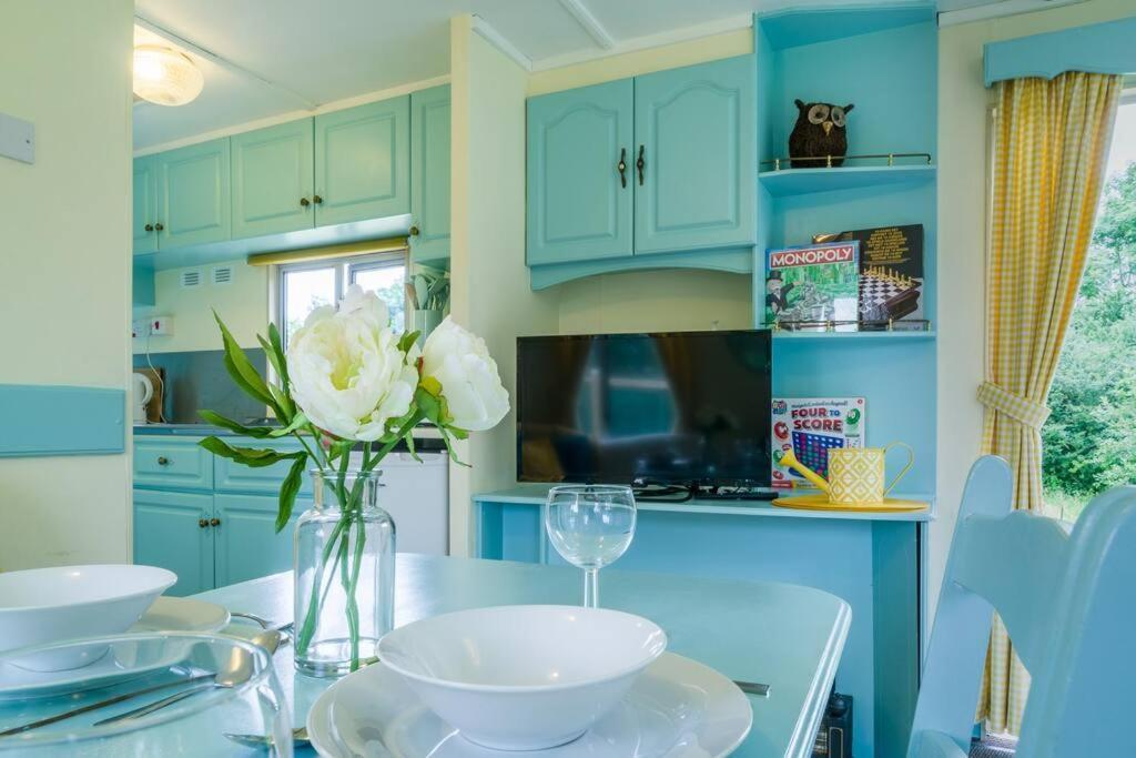 Wind In The Willows: Sleeps 4, Kitchen, Bathroom, Lounge, Wifi Napton on The Hill Екстер'єр фото