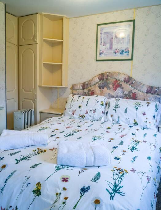Wind In The Willows: Sleeps 4, Kitchen, Bathroom, Lounge, Wifi Napton on The Hill Екстер'єр фото