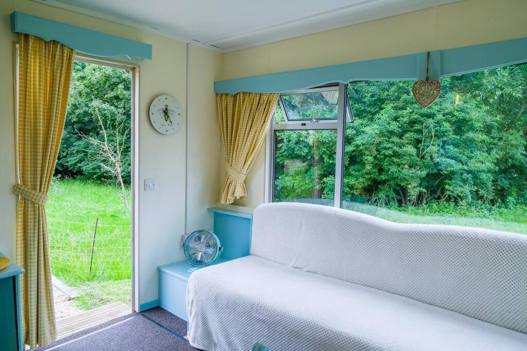 Wind In The Willows: Sleeps 4, Kitchen, Bathroom, Lounge, Wifi Napton on The Hill Екстер'єр фото