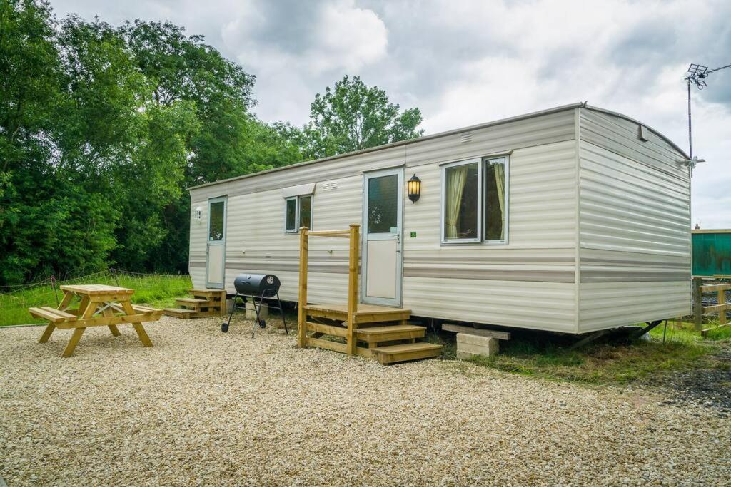 Wind In The Willows: Sleeps 4, Kitchen, Bathroom, Lounge, Wifi Napton on The Hill Екстер'єр фото